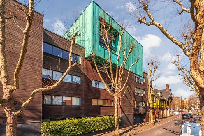 1 Bedroom Flat For Sale In St. James's Road, Bermondsey, SE16