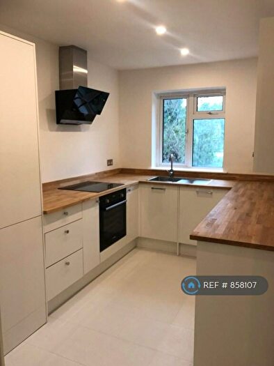 2 Bedroom Flat To Rent In Curzon Court, Bromley, BR2