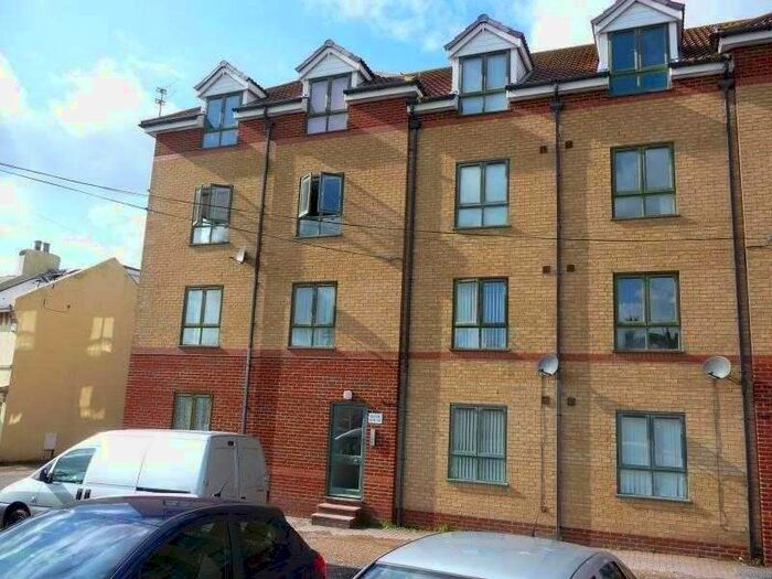 2 Bedroom Flat To Rent In Bank House, Mountfield Road, New Romney, TN28