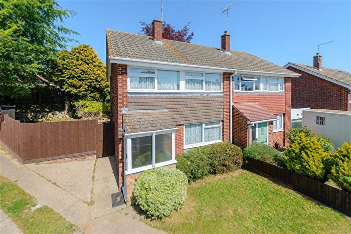 3 Bedroom Semi Detached House For Sale In Coniston Close, Gillingham, Kent, ME7