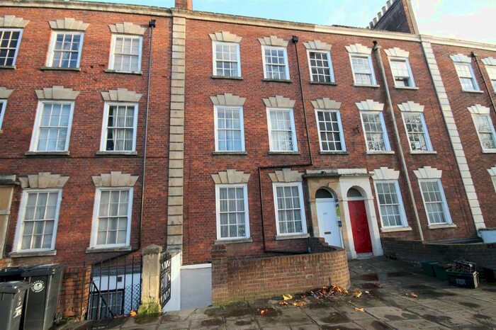 2 Bedroom Flat To Rent In Hotwell Road, Bristol, BS8