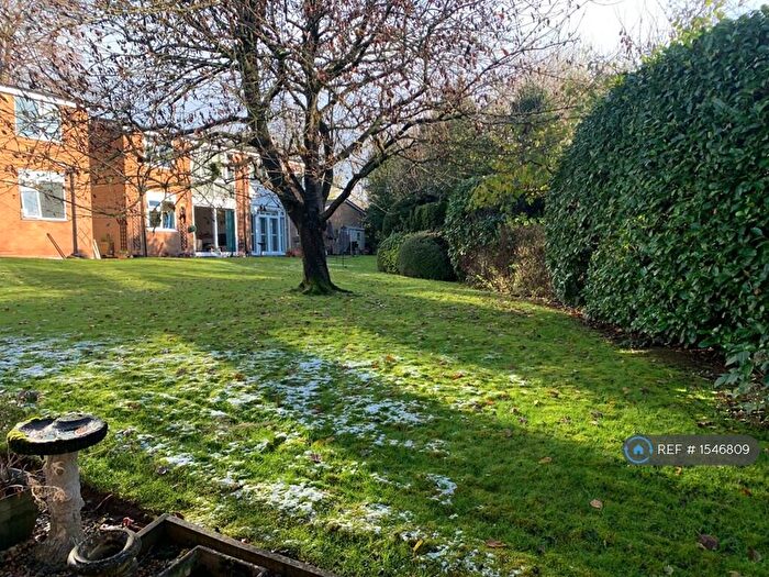 2 Bedroom Maisonette To Rent In Park Court, Coventry, CV5