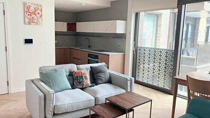 1 Bedroom Flat To Rent In Hampton House, Michael Road, London, SW6