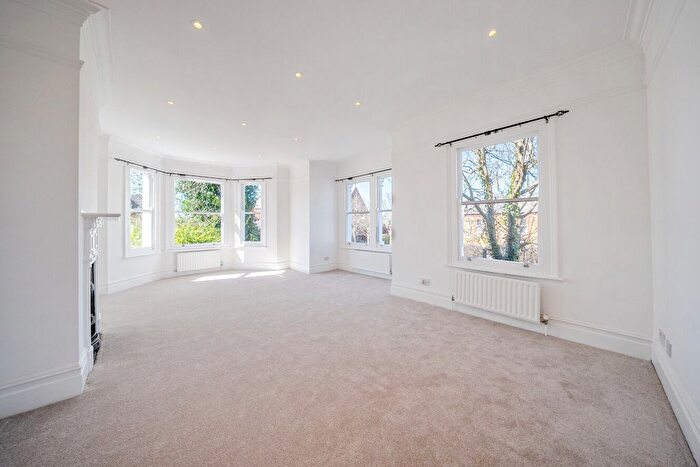 2 Bedroom Flat For Sale In Telford Avenue, Telford Park, London, SW2