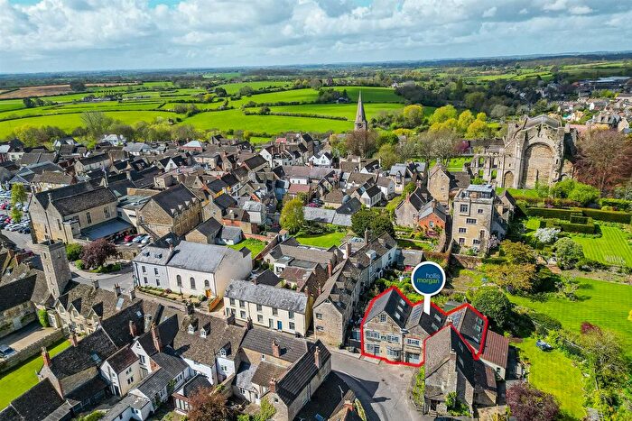 5 Bedroom Property For Sale In Oxford Street, Malmesbury, SN16