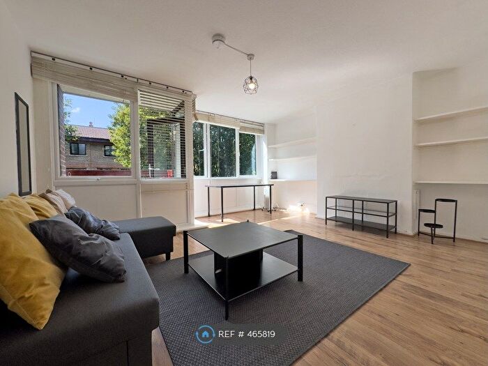 3 Bedroom Flat To Rent In Purcell Street, London, N1