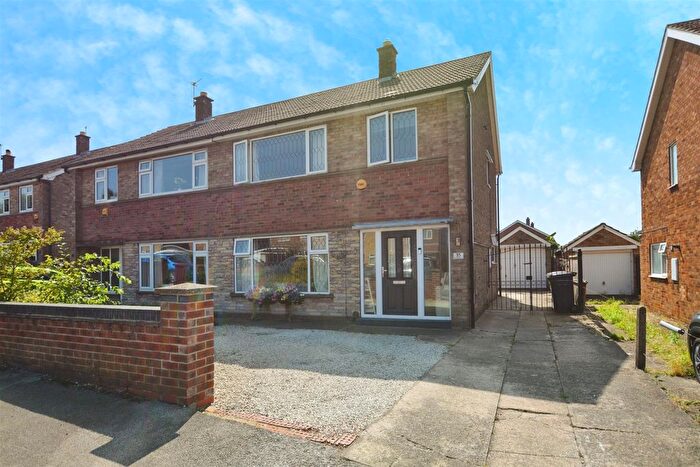 3 Bedroom Semi-Detached House For Sale In Sunningdale Road, Scunthorpe, DN17