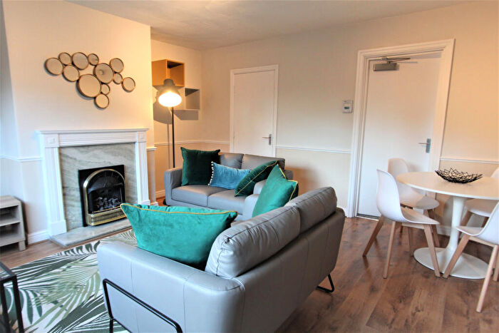 4 Bedroom House To Rent In Stanmore Grove, Leeds, LS4