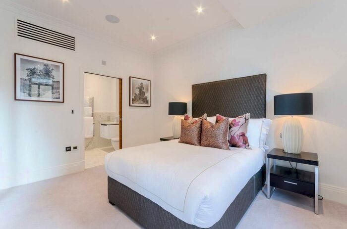 3 Bedroom Flat To Rent In Palace Wharf, Hammersmith, London, W6