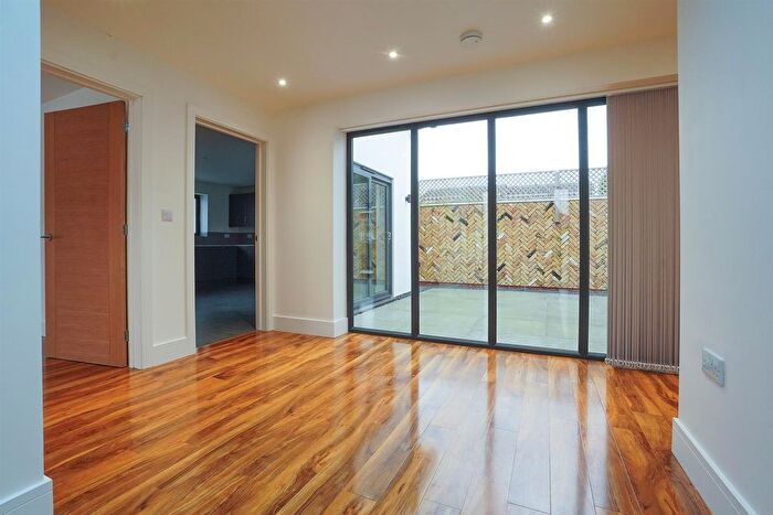 2 Bedroom Detached Bungalow For Sale In Duttons Close, Snitterfield, Stratford-Upon-Avon, CV37