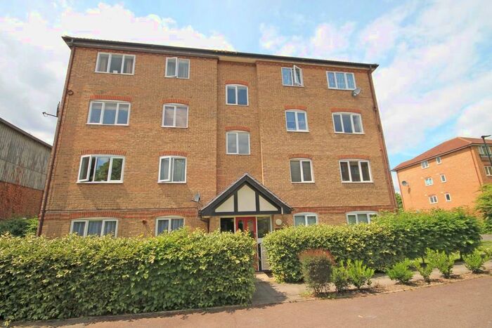 1 Bedroom Flat To Rent In Varsity Drive, Twickenham, TW1
