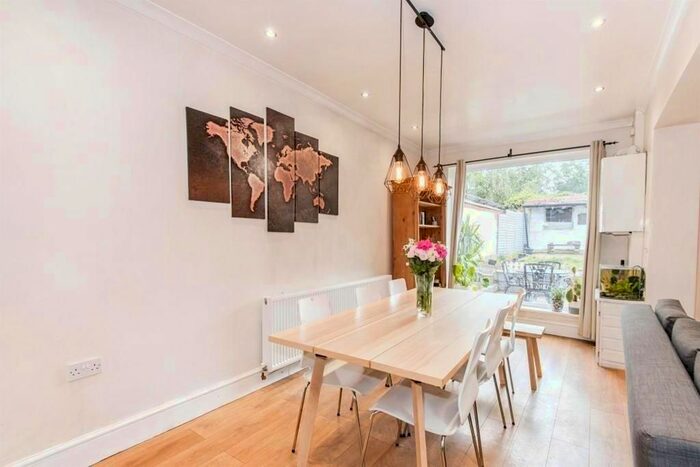 4 Bedroom Detached House For Sale In Paynes Road, Southampton, Hampshire, SO15