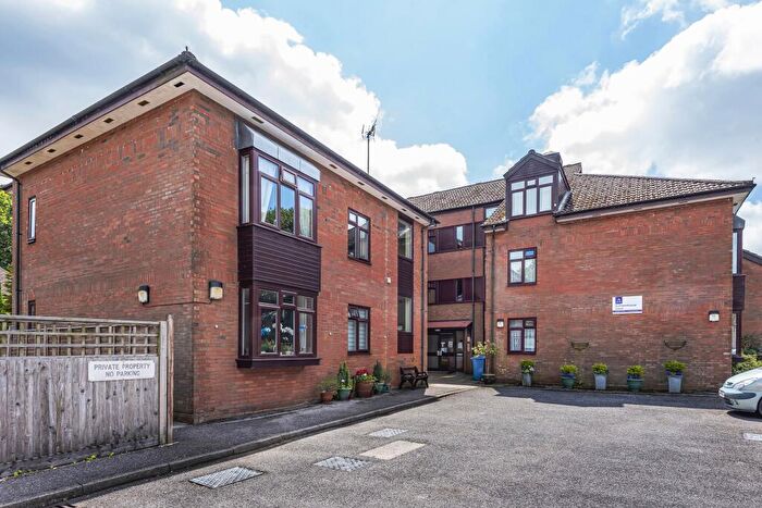 1 Bedroom Apartment For Sale In Headley Road, Grayshott, Hindhead, Hampshire, GU26