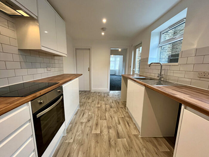 2 Bedroom End Of Terrace House To Rent In Oxford Road, Sidcup, Kent, DA14