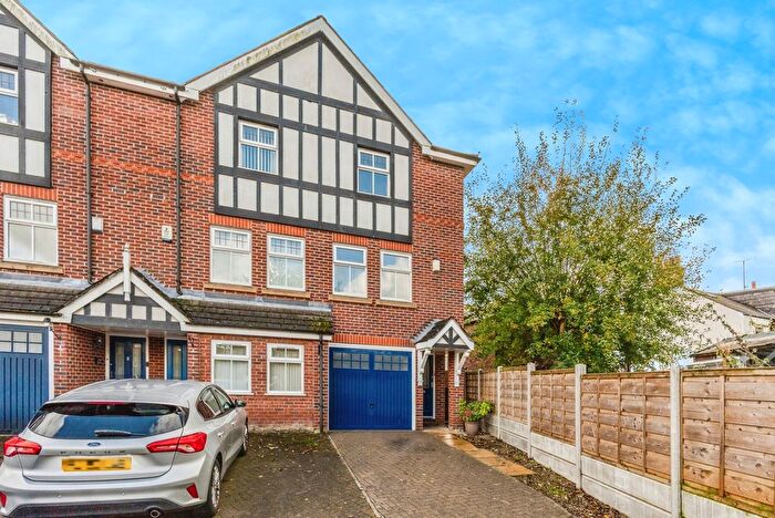 3 Bedroom Town House For Sale In Preston Street West, Macclesfield, Cheshire, SK11