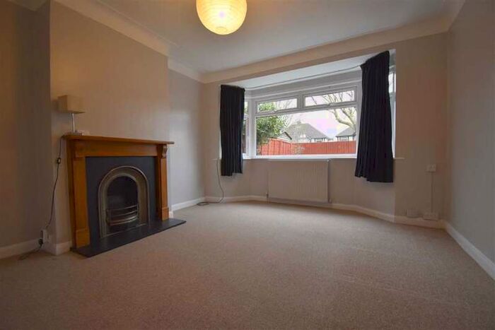 2 Bedroom Maisonette Flat To Rent In Berkeley Close, Ruislip, HA4