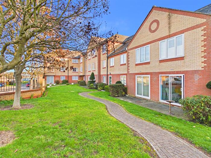 1 Bedroom Retirement Property For Sale In Exeter Drive, Colchester, CO1