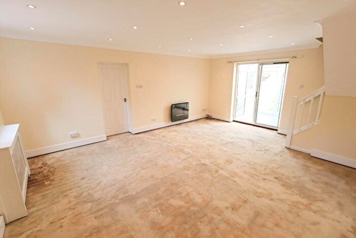 3 Bedroom Semi-Detached House For Sale In Castlefields, Tattenhall, Chester, Cheshire, CH3