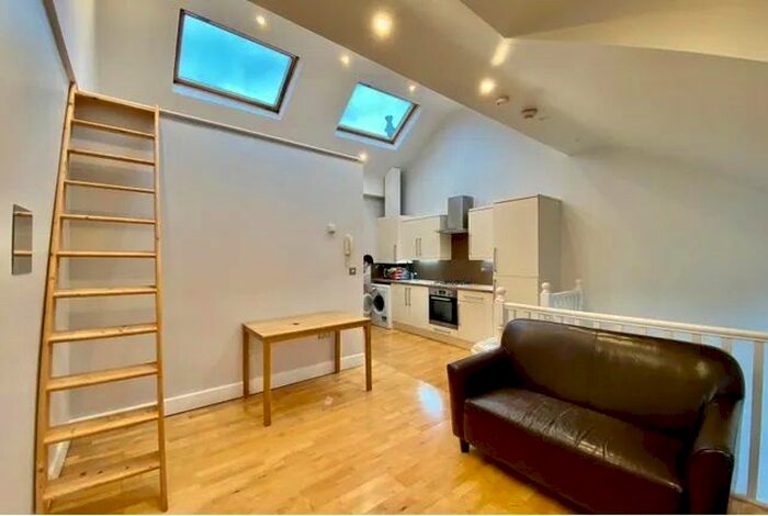 1 Bedroom Flat To Rent In Southwark Bridge Road, Borough, SE1