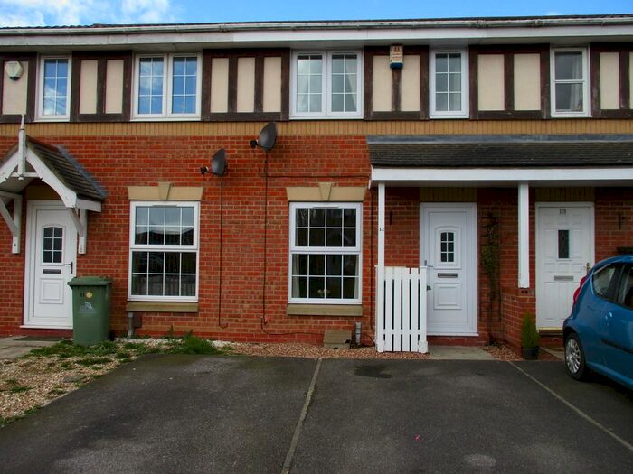 2 Bedroom Town House To Rent In Buckingham Grove, Scartho Top, Grimsby, DN33