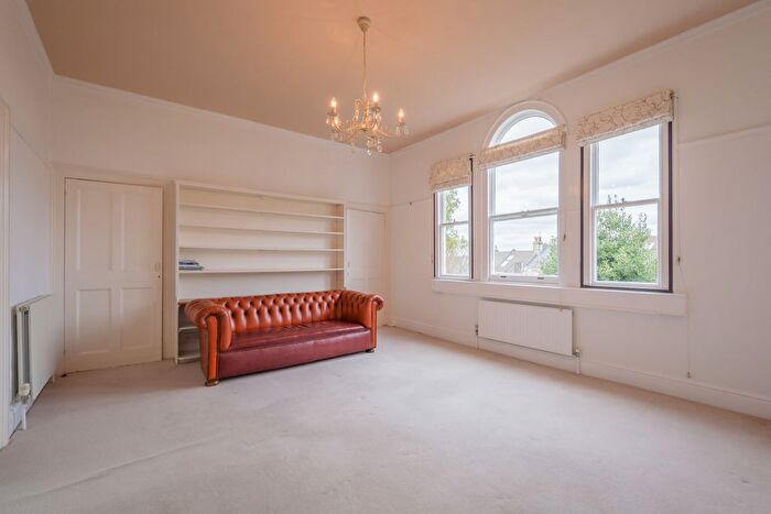 2 Bedroom Flat To Rent In Devonshire Buildings, Bath, BA2