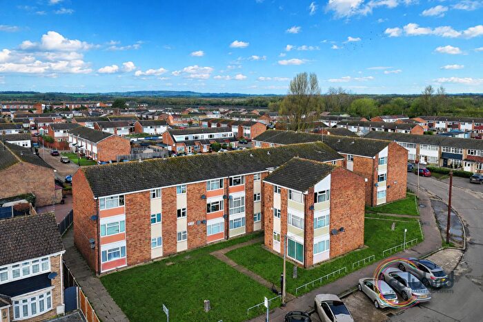 2 Bedroom Flat For Sale In Coronation Avenue, East Tilbury, RM18