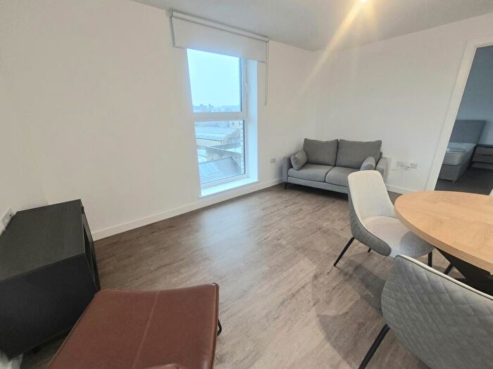 2 Bedroom Apartment To Rent In Cow Green, Halifax, HX1