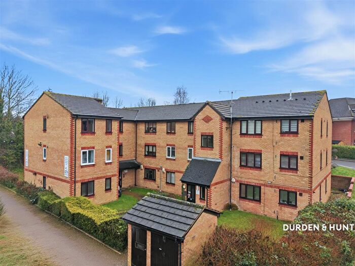 1 Bedroom Flat For Sale In Naunton Way, Hornchurch, RM12