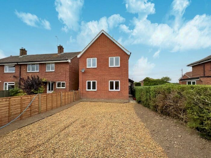 3 Bedroom Detached House For Sale In Hocket Crescent, Tunstall, Woodbridge, IP12