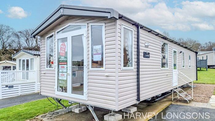 2 Bedroom Park Home For Sale In Hedley Wood Holiday Park, EX22