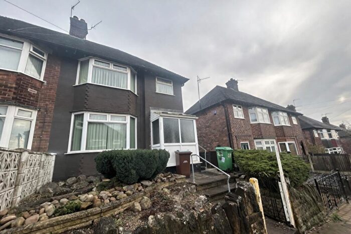 3 Bedroom House To Rent In Salcombe Close, NG5