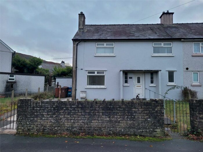 3 Bedroom End Of Terrace House For Sale In Bro Silyn, Talysarn, Caernarfon, Gwynedd, LL54