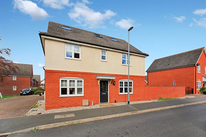 5 Bedroom Detached House For Sale In Catlin Way, Rushden, NN10