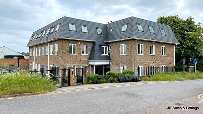 2 Bedroom Flat For Sale In Bridge House, Station Road, Cuffley, EN6