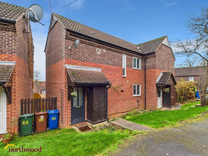 2 Bedroom Semi-Detached House For Sale In The Camellias, Banbury, OX16
