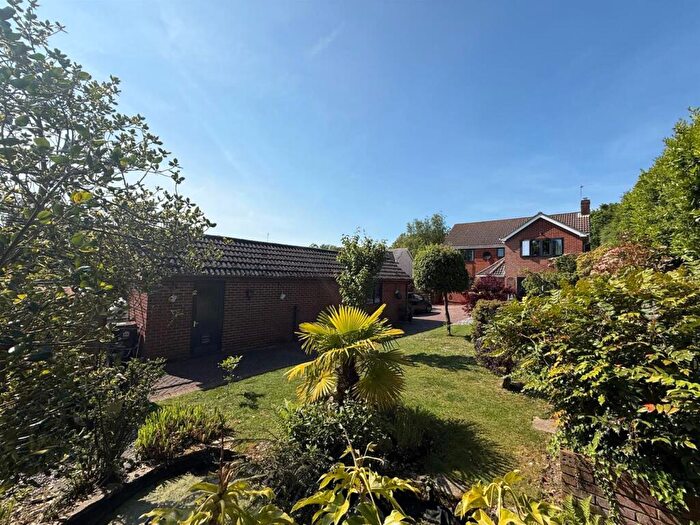 4 Bedroom House For Sale In Wimborne Road West, Wimborne, BH21