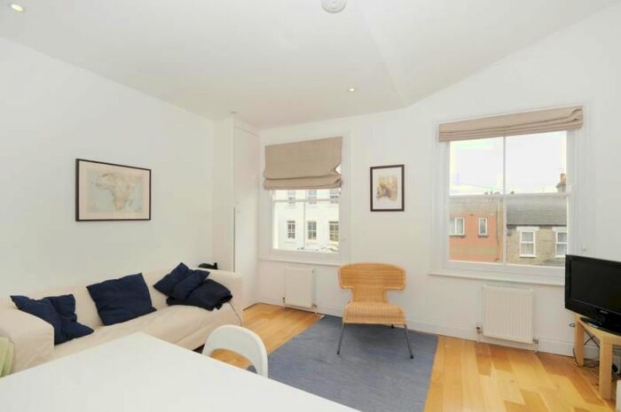 1 Bedroom Flat To Rent In Gayford Road, Shepherds Bush, London, W12