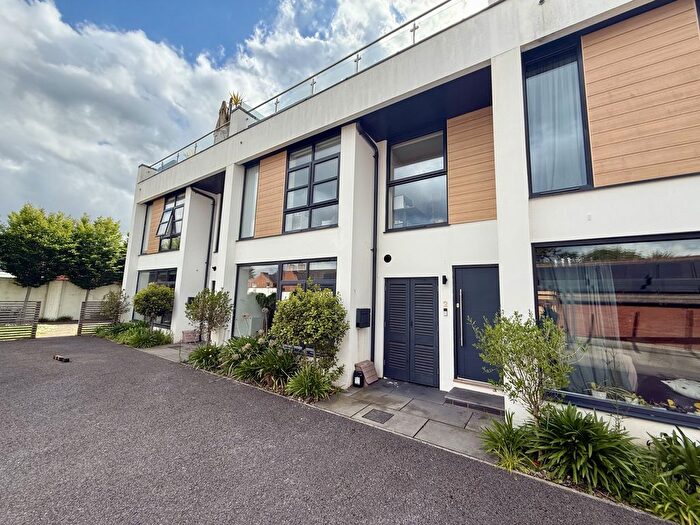 3 Bedroom Terraced House For Sale In Old Vicarage Road, St Thomas, EX2