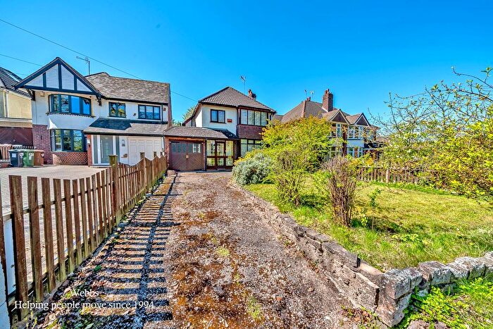 3 Bedroom Detached House For Sale In Stafford Road, Bloxwich, Walsall, WS3
