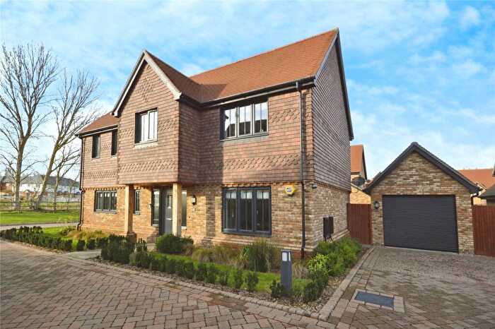 4 Bedroom Detached House For Sale In Round Top Close, Cliffe Woods, Rochester, Kent, ME3