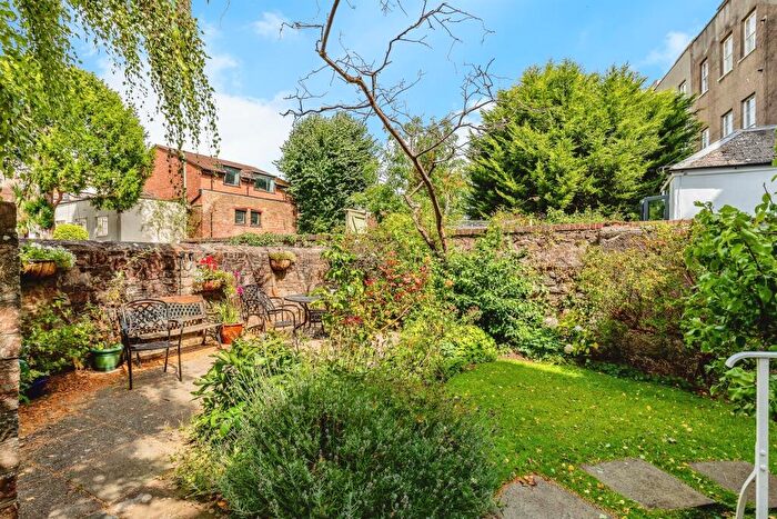 1 Bedroom Apartment For Sale In Royal York Crescent, Clifton, Bristol, BS8