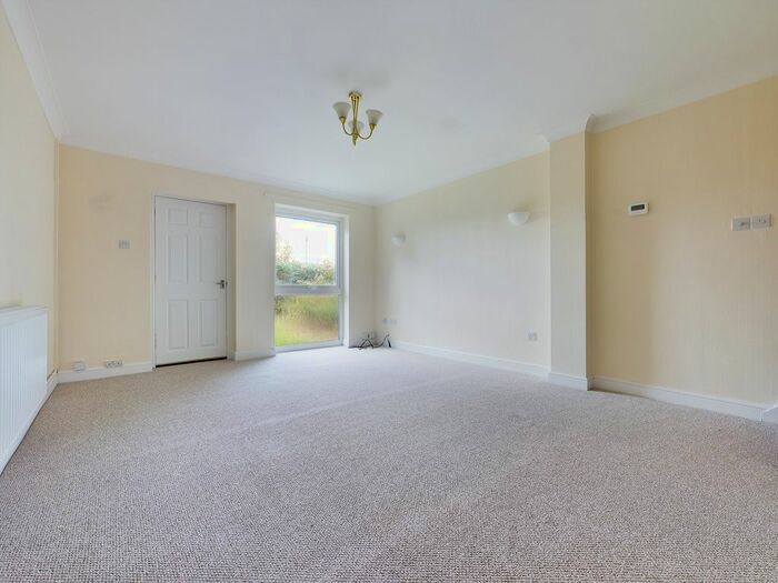 2 Bedroom Property To Rent In Darell Close, Quedgeley, Gloucester, GL2