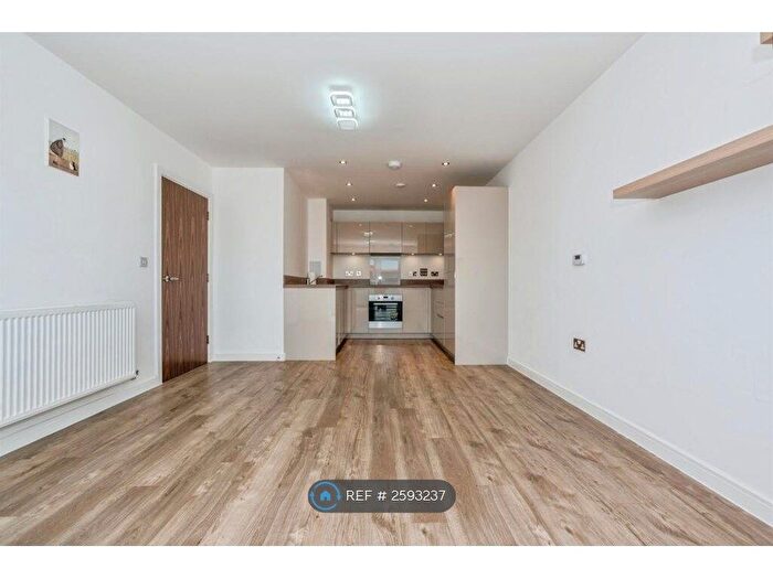 1 Bedroom Flat To Rent In Dovestone Close, West Thurrock, Grays, RM20