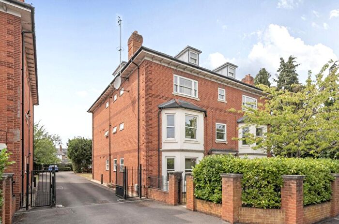 2 Bedroom Flat To Rent In Brownlow Lodge, Brownlow Road, Brownlow Road, RG1