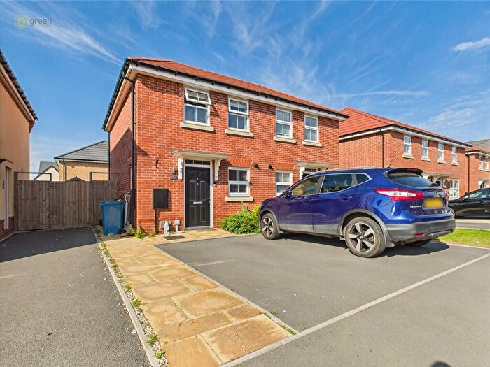 2 Bedroom Semi-Detached House For Sale In Worthing Grove, Tamworth, B78