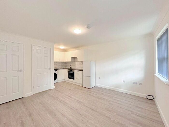 Studio To Rent In Queens Court, Queens Road, Slough, Berkshire, SL1