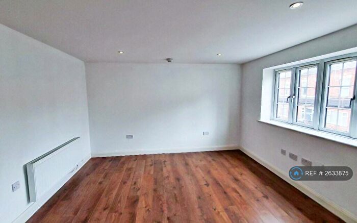 1 Bedroom Flat To Rent In Knighton Lane, Leicester, LE2