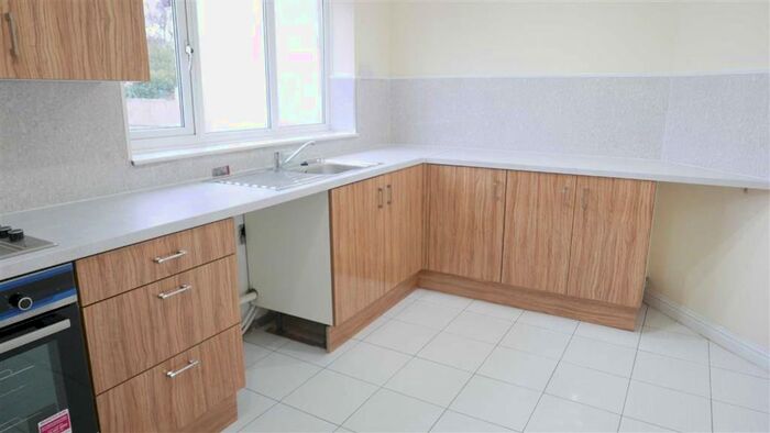 3 Bedroom Semi-Detached House To Rent In Blackthorne Road, Walsall, WS5