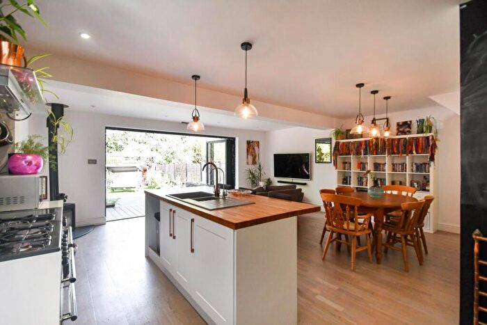 3 Bedroom Chalet For Sale In Lower Rainham Road, Lower Rainham, Gillingham, ME7