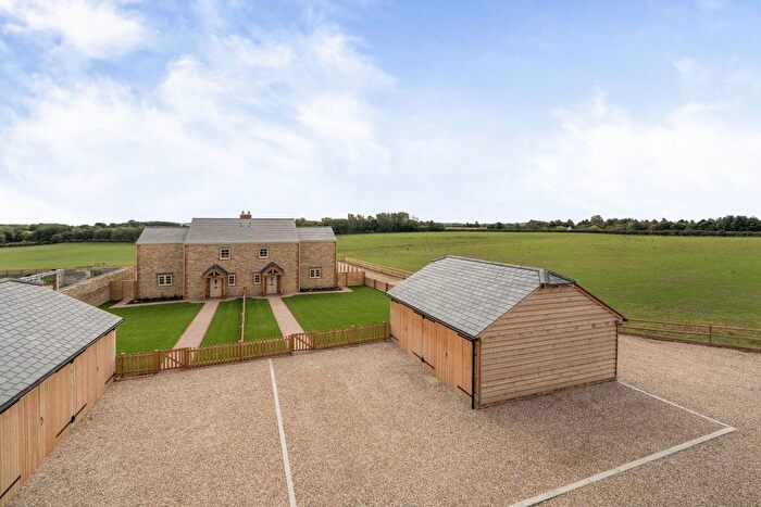 3 Bedroom Semi-Detached House For Sale In Sunnyside Cottage, Shrivenham Road, SN6